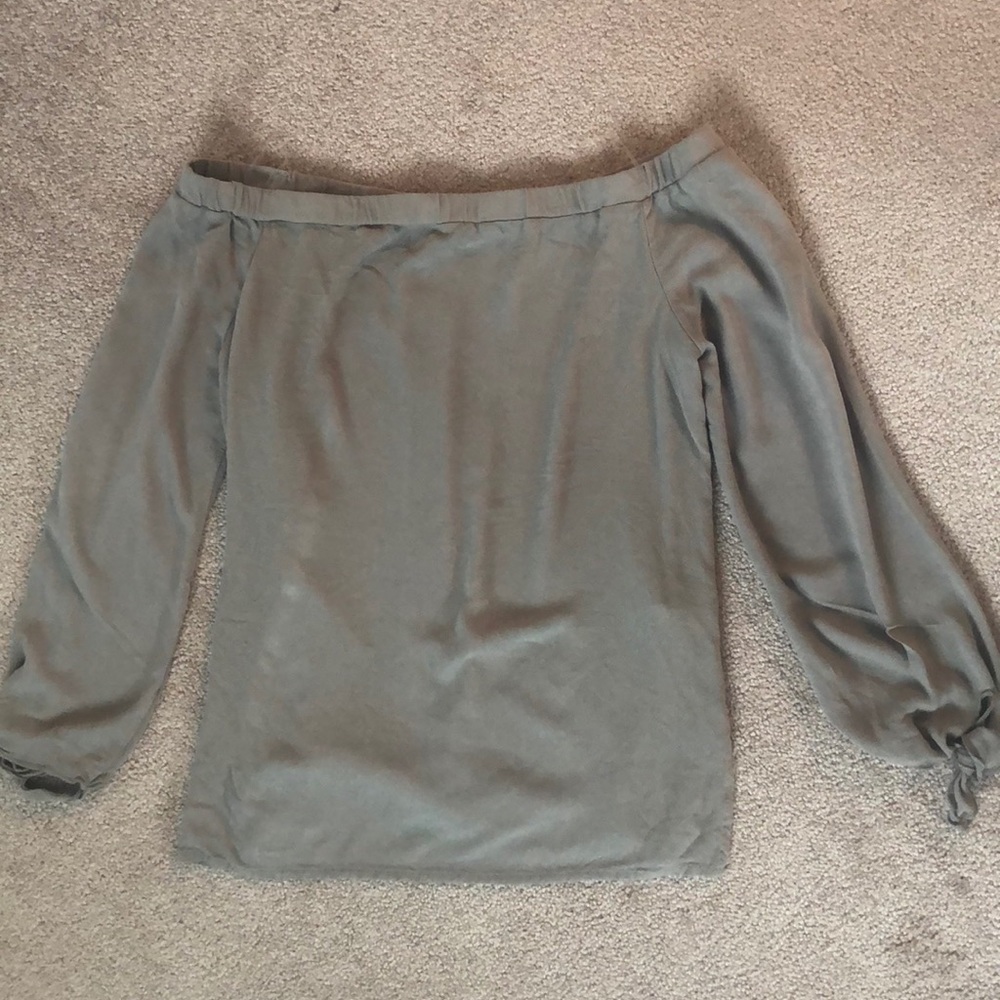 Off the Shoulder Top w/ tie sleeve detail